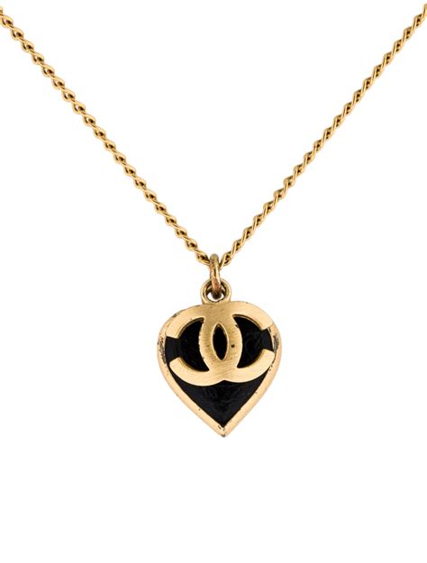 chanel heart necklace